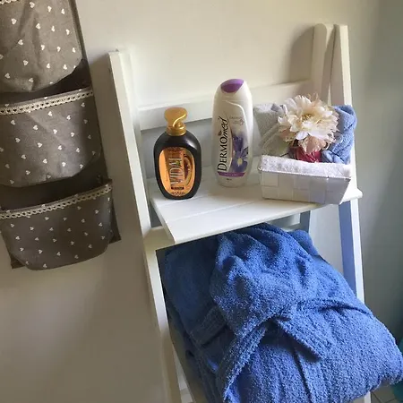 לינה וארוחת בוקר A Domo *