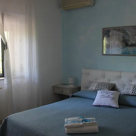 A Domo Bed & Breakfast *