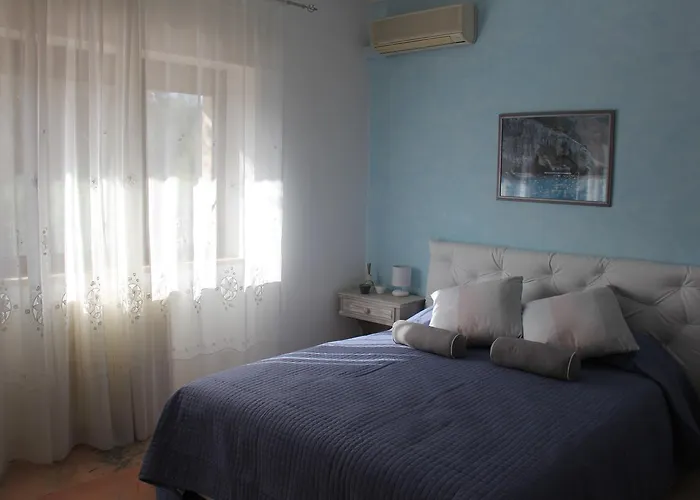 לינה וארוחת בוקר A Domo אולביה