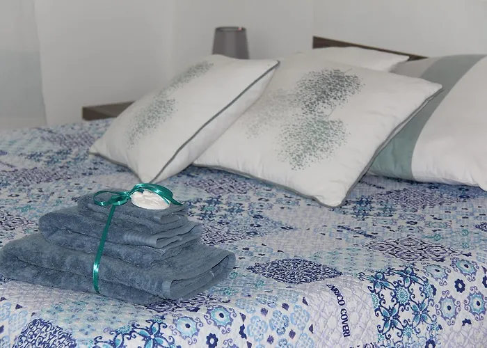 לינה וארוחת בוקר A Domo *