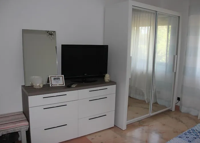 לינה וארוחת בוקר A Domo *