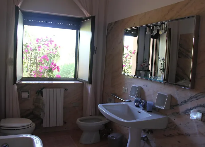 לינה וארוחת בוקר A Domo